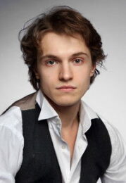 Максим Иванов