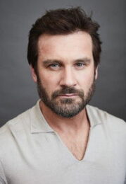 Clive Standen